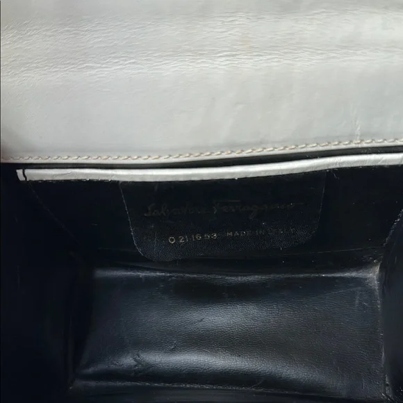 Salvatore Ferragamo White and Gold Crossbody Bag with leather strap - Picture 8 of 8